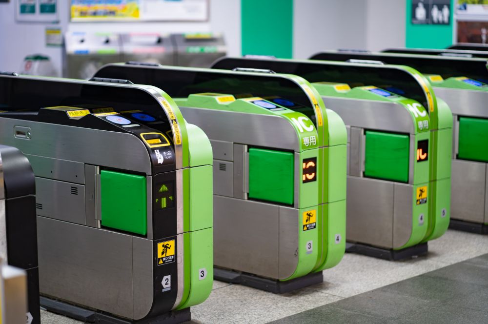 上石神井駅から徒歩2分。平日は18時まで、土曜午前も診療しています